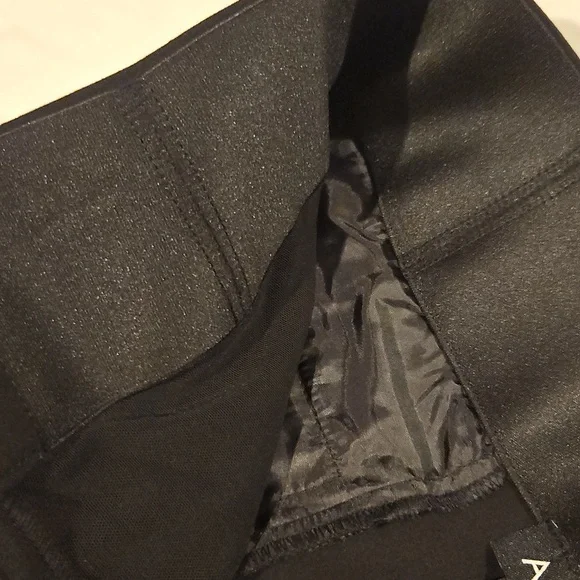 A. Byer Women's Waist Slimming Black Dress Pants Size 7 - Picture 8 of 8